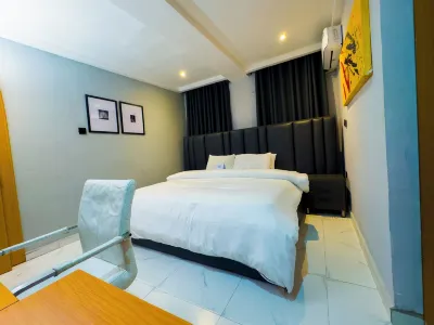 The colony residences hotel and suites Отели в г. 
