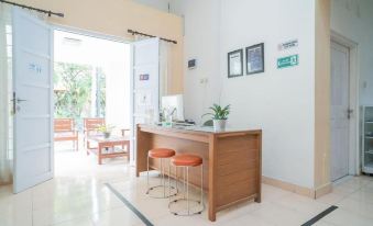 Omah Inap D24 Syariah near Universitas Aisyiah Yogyakarta Mitra RedDoorz - Housity
