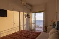 Cas’ A Mare - Beachfront Luxury Suites