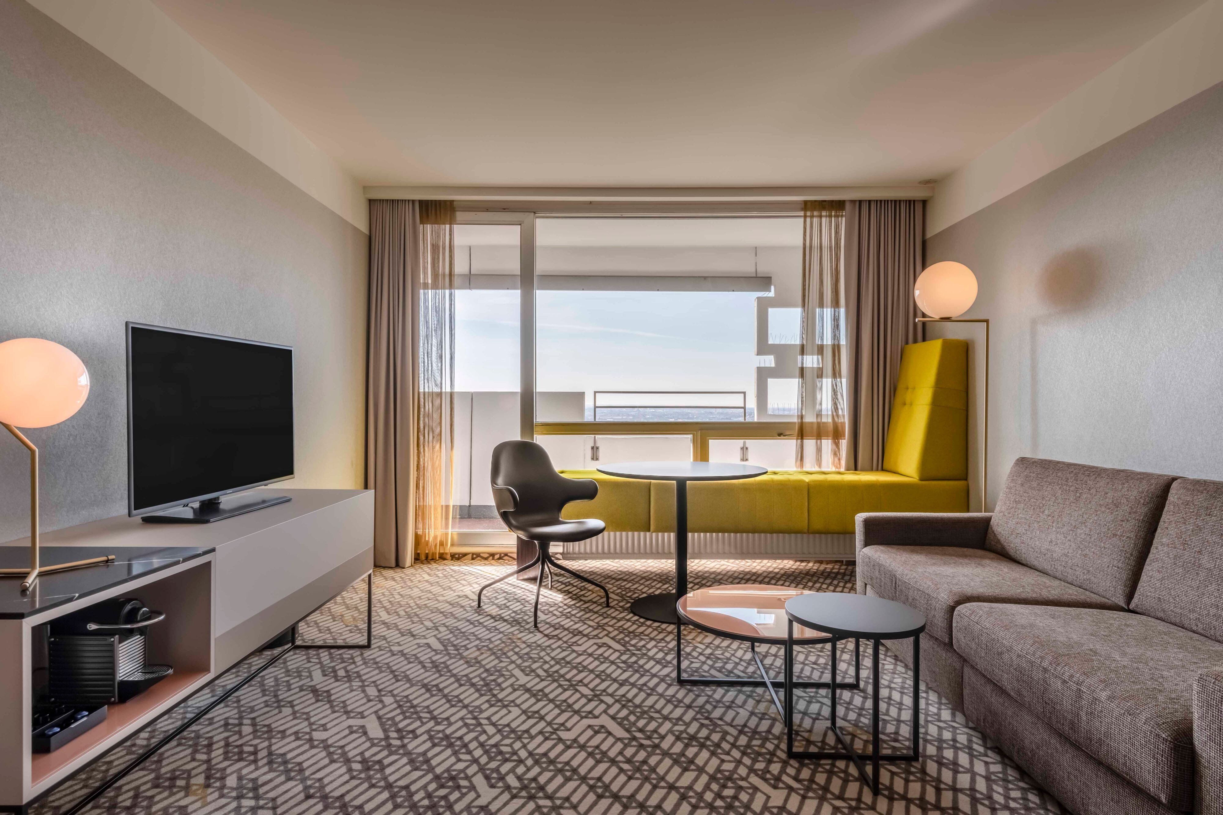 高级特大床套房 - 带梳化床