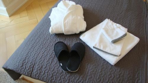 B&B Laupenring, Basel Single Room with Shared Bathroom