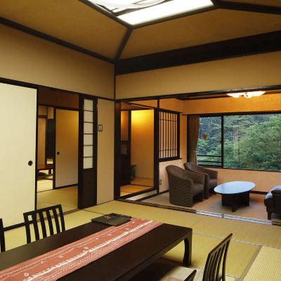 新館高層階 和室、風呂付き、山の眺望 湯西川温泉　彩り湯かしき　花と華 クーポン