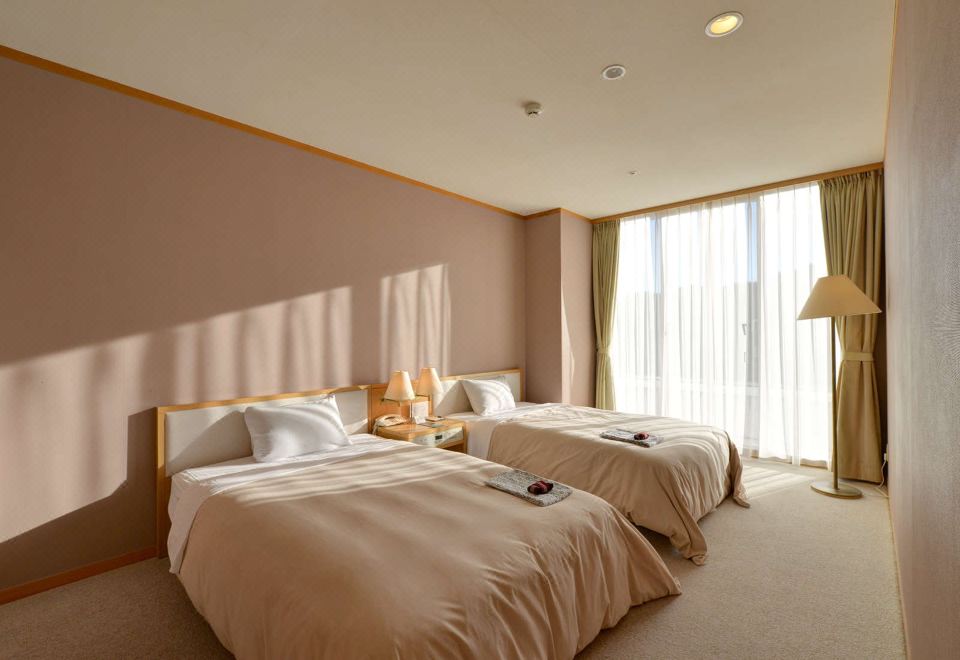4-Bed Forest View
