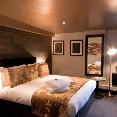 Deluxe Double Room The Globe Promo Code