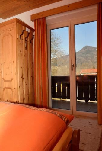 一卧室公寓（带阳台）