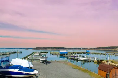 Bayfront Family Friendly 2BR on a Marina - Great Location & Beautiful Views! Ξενοδοχεία στην πόλη 