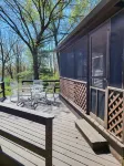 Peaceful home on little Round lake near EAA, Iola car show & the Packer Stadium.