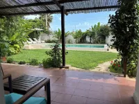 Villa Lucia with infinity pool and garden in an oasis of peace (Wi-Fi)