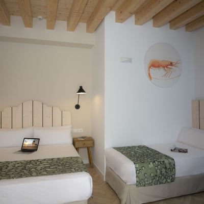 Basic Triple Room Casual Con Duende Cádiz Promo Code