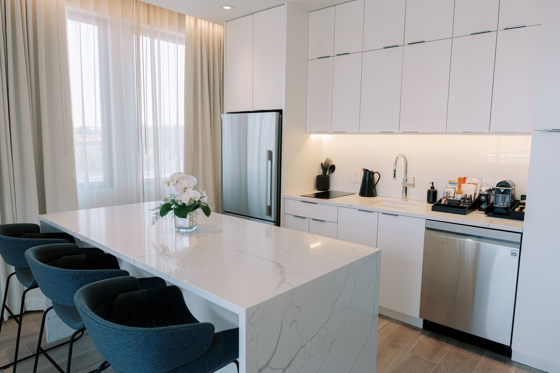 奢华顶层房， 1 张特大床， 露台， 城市景观