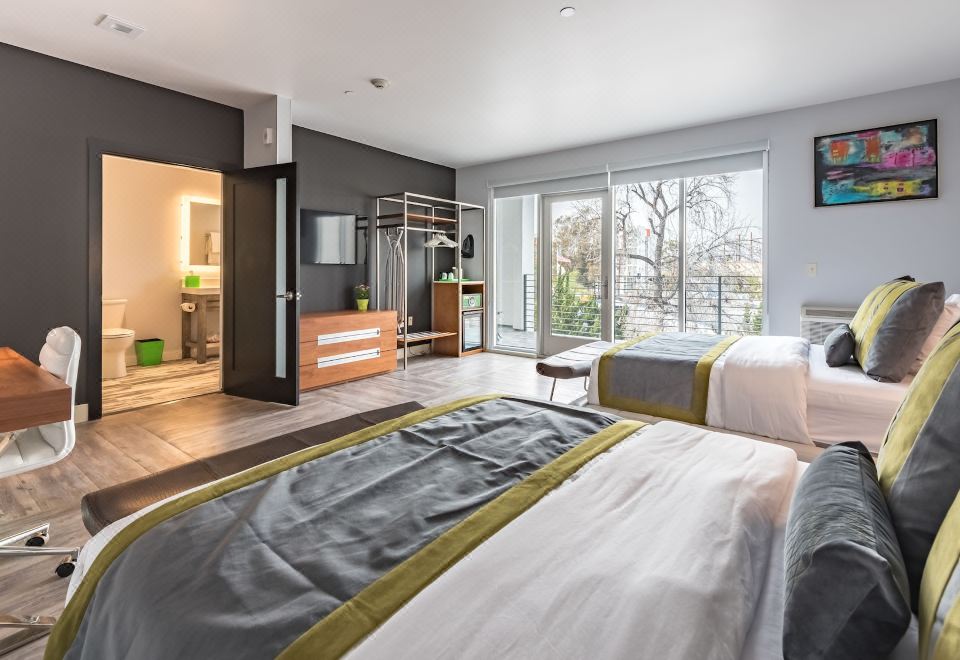 Lexen Hotel - North Hollywood Near Universal StudiosDeluxe Two Queen Room with Balcony