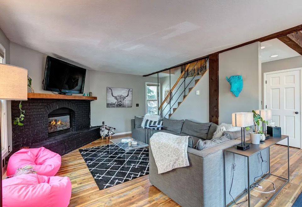 奢华热水浴缸和宽敞生活区-迷人维多利亚休闲屋