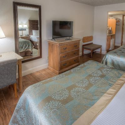Deluxe Room Pool View 2 Queen Beds Accommodation by Willow Brook Lodge Promo Code