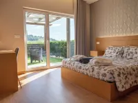 Socalcos do Douro House Hotels in Tabuaço
