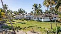 Las Canas Beach Retreat Отели в г. 