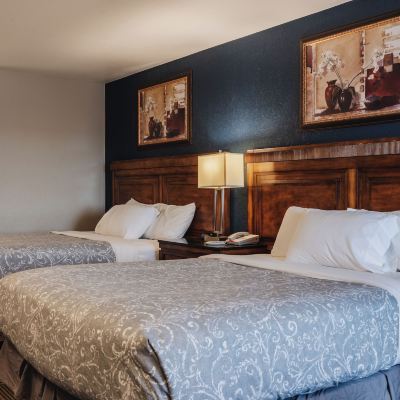 Deluxe Room, 2 Queen Beds, Balcony, Beach View Aladdin Motor Inn Promo Code