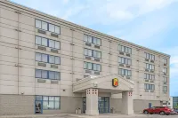 Super 8 by Wyndham Mississauga Hotels in 