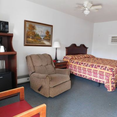 Single Room, 1 Queen Bed, Smoking, Refrigerator & Microwave Little Shamrock Motel Promo Code