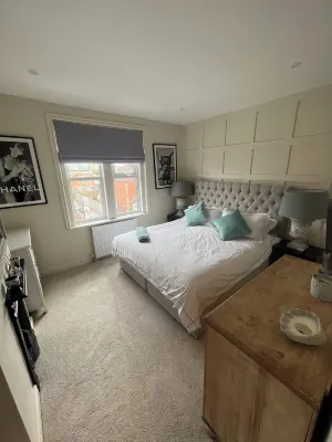 Spacious House in Guildford Hotele w: 