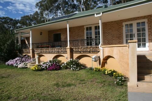 Colin's Garden Apartment