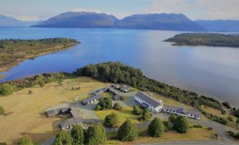 Fiordland National Park Lodge