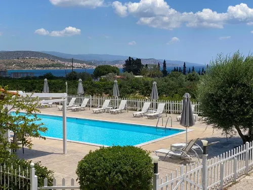 Leonidas Resort