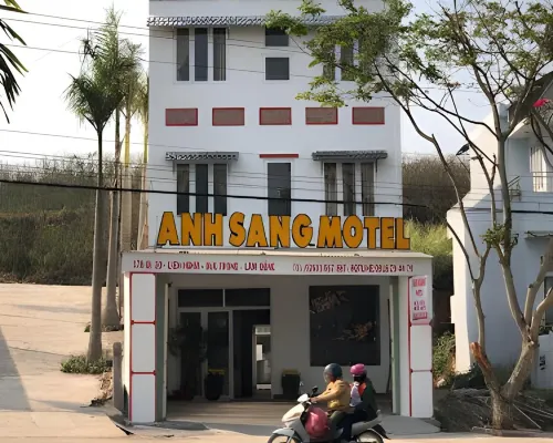 NHA NGHi Anh Sang Hotels in Duc Trong