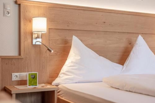 带山景的单间公寓a