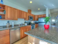 Water View! Luxury Starboard Suite-- walk to cafes, shops, galleries & beaches. Hoteles en Eastsound