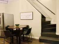 Newly Renovated and Ideally Located Near Campus and Downtown. High speed Wifi