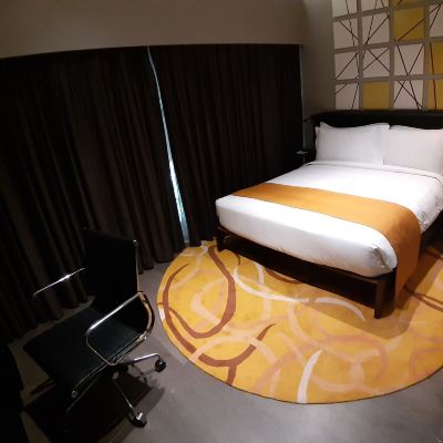 Domestic Wing B Standard Queen Room Holiday Inn Express New Delhi International Airport T3, an IHG Hotel Promo Code