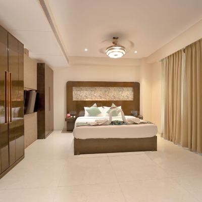 Suite Room The King's Square Promo Code