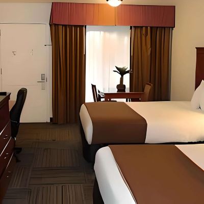 Standard Room, 2 Queen Beds, Non Smoking Hotel E Real Promo Code