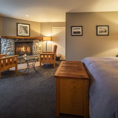 Panoramic Room, 1 King Bed, Lake View Emerald Lake Lodge Promo Code