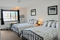 Chalet Inn
