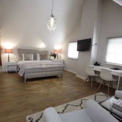 Deluxe Loft, City View Hotel in De Witte Dame Promo Code