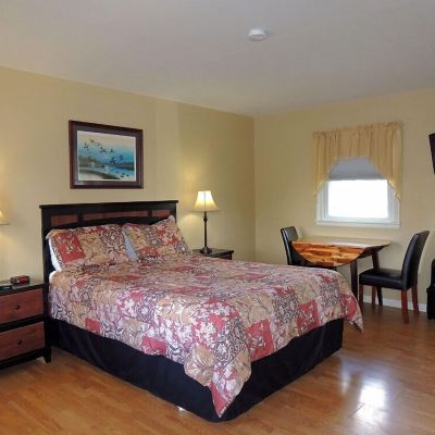 Queen Room The Clipper Inn Promo Code