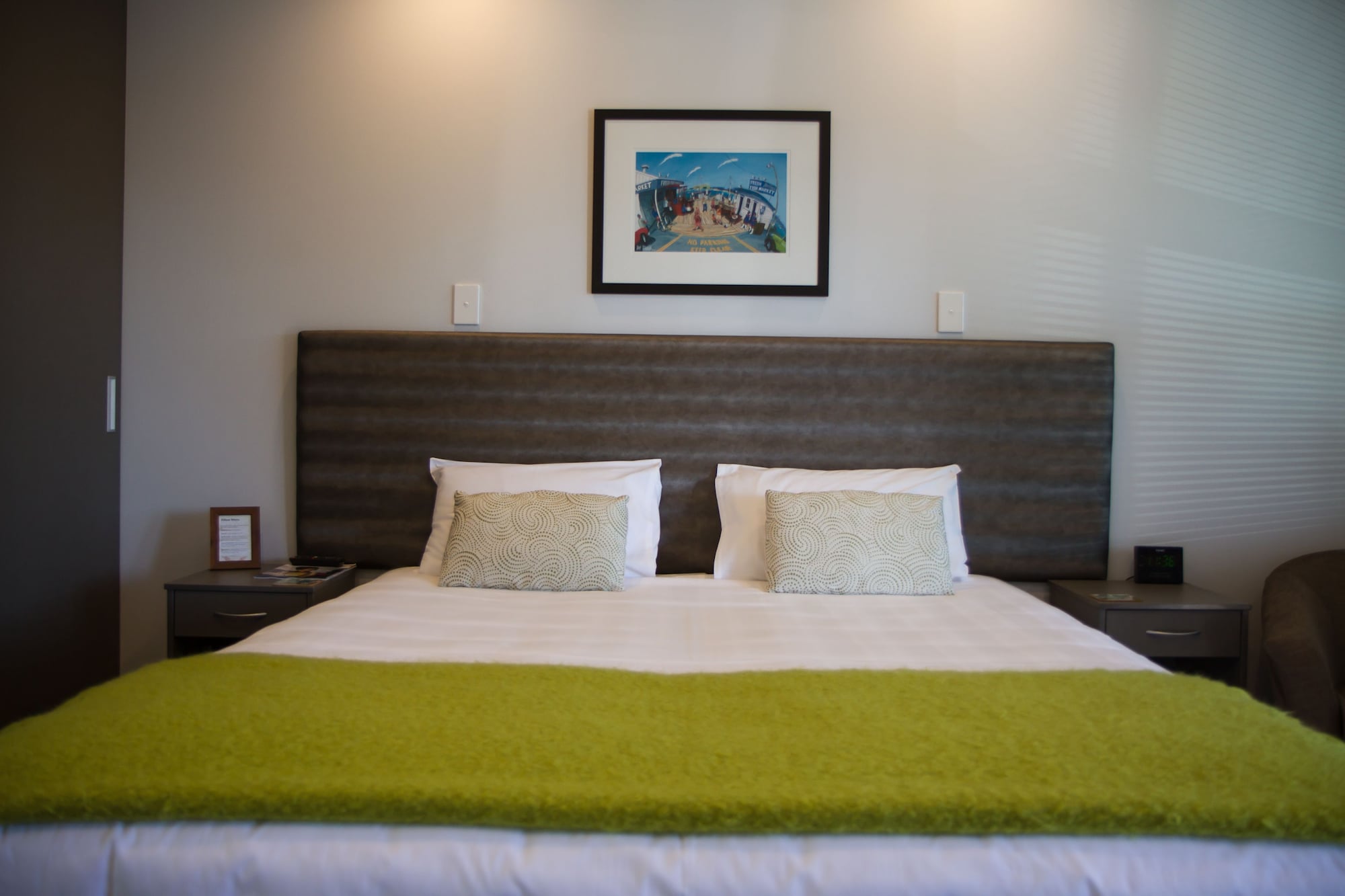 行政开间， 无烟房， 简易厨房