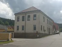 Frühstückspension Alte Volksschule Heinrichs bei Weitra Ξενοδοχεία στην πόλη 