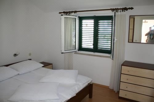 带海景的一卧室公寓