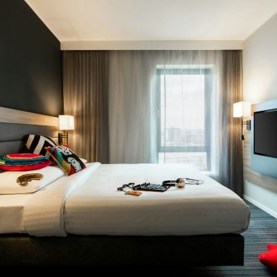 Moxy Extra Sleeper, Larger Guest Room, 1 Queen, Sofa Bed Moxy Glasgow Sec Promo Code