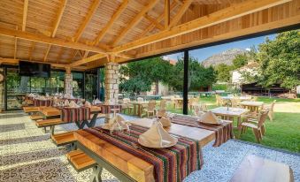 Yoruk Ali Konagi ve Yayla Evleri - Housity