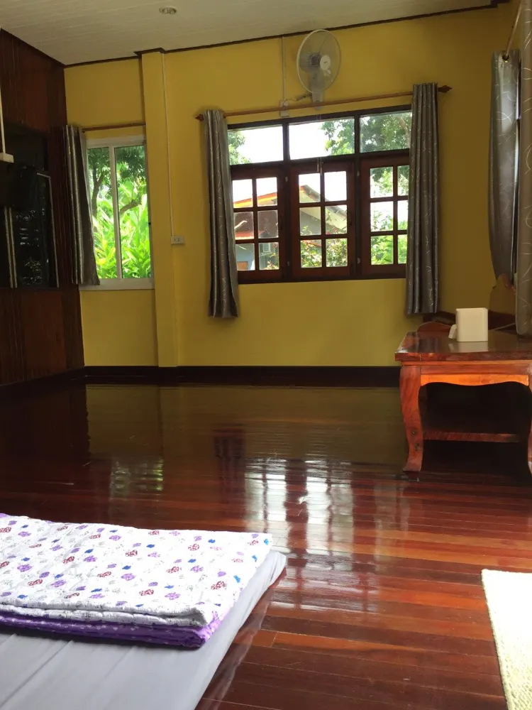 บ้านหลังใหญ่พร้อมห้องน้ำส่วนตัว