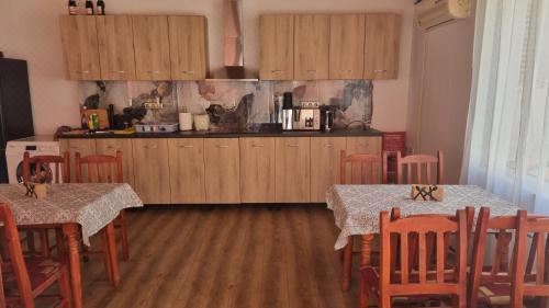 带阳台的双床房