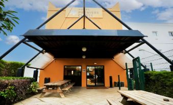 Première Classe Plaisir Gatines - Housity