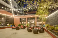 Doubletree by Hilton Huntington Các khách sạn ở 