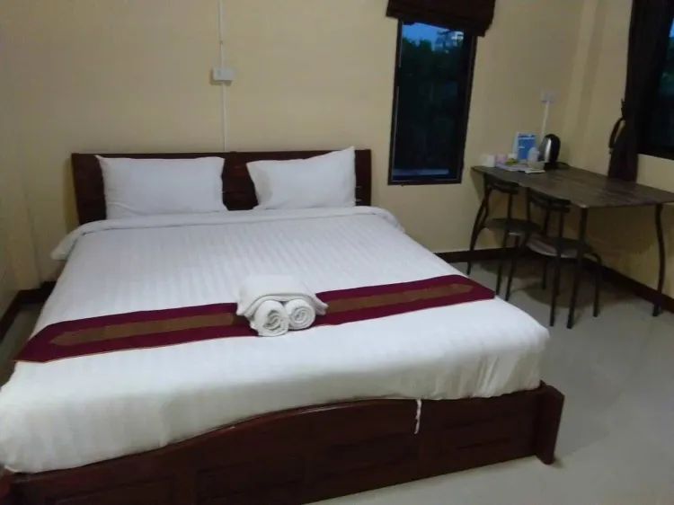 ห้องเตียงใหญ่ขนาดใหญ่