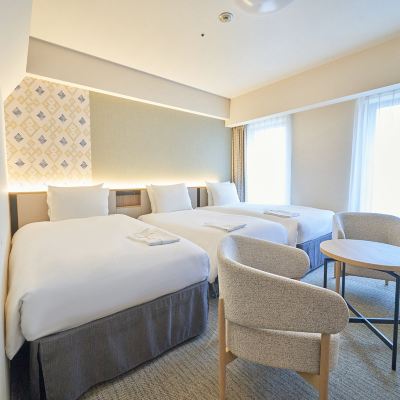 中等好萊塢三人浴室房，城市景觀 里士滿青森飯店優惠