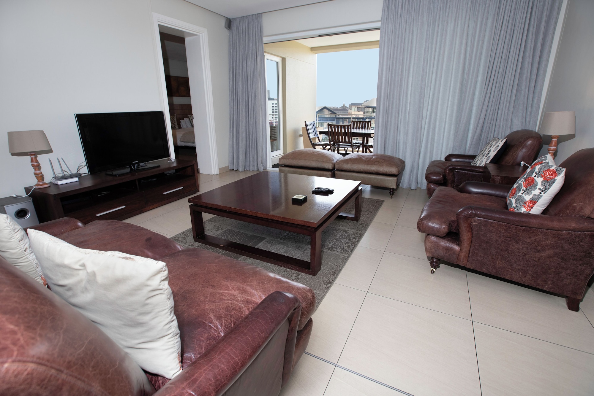 Mountain Marina Luxury Apartments三卧室高级间1