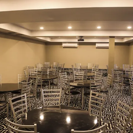 Hotel West Plaza